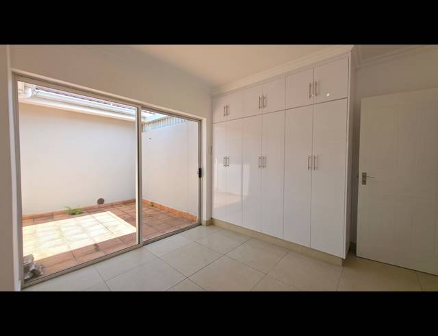 3 BEDROOM PENTHOUSE FOR SALE IN MORNINGSIDE